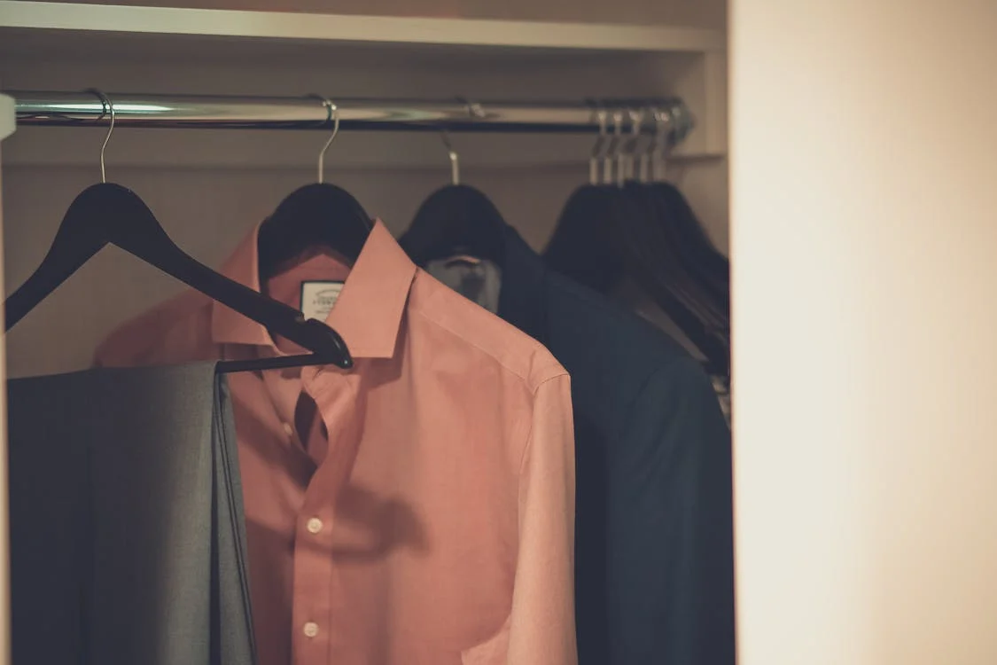 The Art of Simplifying Your Wardrobe: Less is More